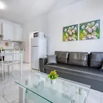 Sun, Sea & Comfort, Qawra With Stunning Views By 360 Estates 아파트 *