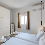 Sun, Sea & Comfort, Qawra With Stunning Views By 360 Estates 아파트 *