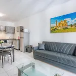 Sun, Sea & Comfort, Qawra With Stunning Views By 360 Estates *