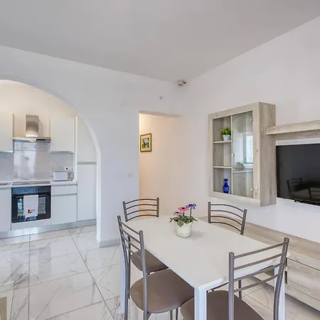 Apartment Sun, Sea & Comfort, Qawra With Stunning Views By 360 Estates *