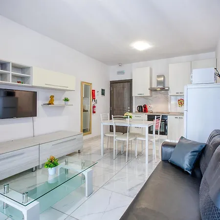 Sun, Sea & Comfort, Qawra With Stunning Views By 360 Estates *