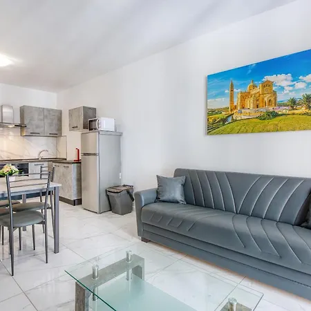 Sun, Sea & Comfort, Qawra With Stunning Views By 360 Estates *