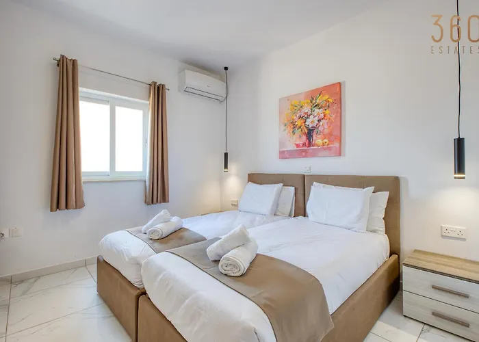 Sun, Sea & Comfort, Qawra With Stunning Views By 360 Estates