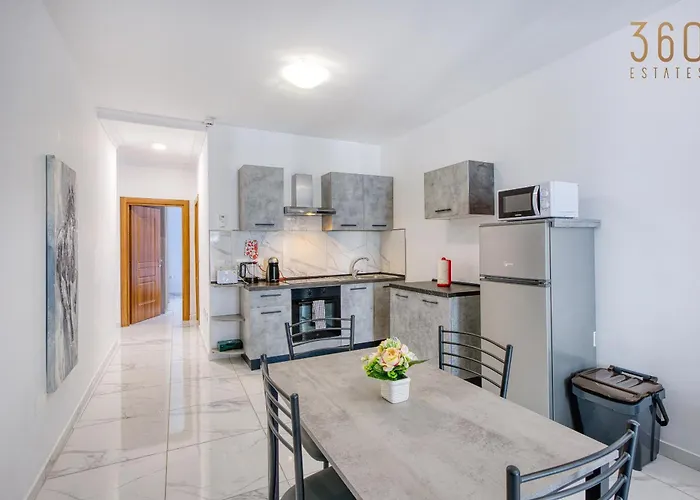 Sun, Sea & Comfort, Qawra With Stunning Views By 360 Estates * San Pawl il-Baħar