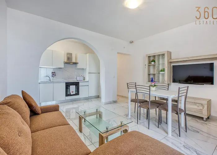 Sun, Sea & Comfort, Qawra With Stunning Views By 360 Estates * San Pawl il-Baħar