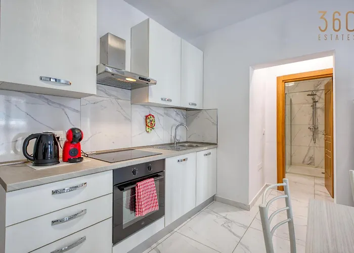 Sun, Sea & Comfort, Qawra With Stunning Views By 360 Estates *