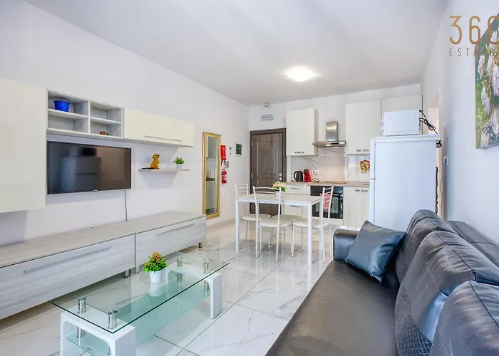 Sun, Sea & Comfort, Qawra With Stunning Views By 360 Estates *