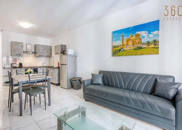 Sun, Sea & Comfort, Qawra With Stunning Views By 360 Estates *