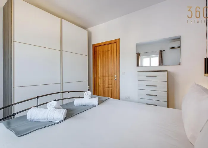 Sun, Sea & Comfort, Qawra With Stunning Views By 360 Estates * San Pawl il-Baħar