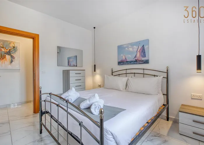 Sun, Sea & Comfort, Qawra With Stunning Views By 360 Estates