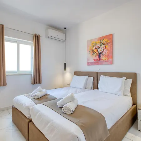 Sun, Sea & Comfort, Qawra With Stunning Views By 360 Estates