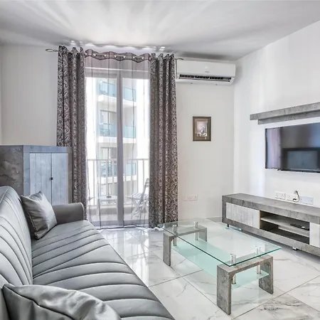 Sun, Sea & Comfort, Qawra With Stunning Views By 360 Estates סיינט פול ביי