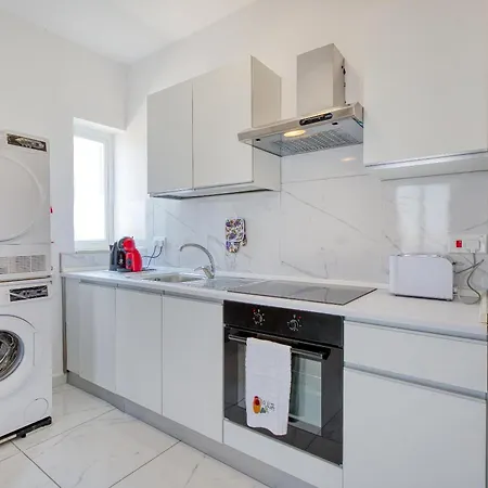 Sun, Sea & Comfort, Qawra With Stunning Views By 360 Estates דירה סיינט פול ביי