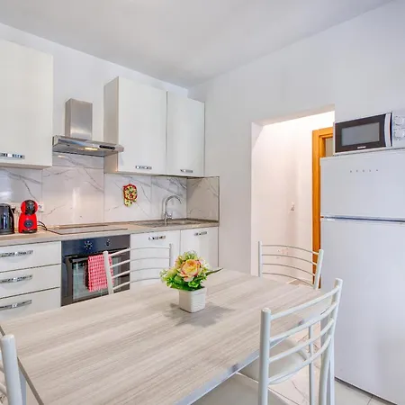 Sun, Sea & Comfort, Qawra With Stunning Views By 360 Estates סיינט פול ביי